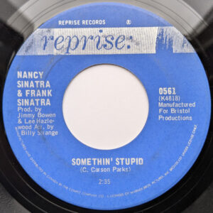 Nancy Sinatra & Frank Sinatra – Somethin' Stupid / Give Her Love   vinilo single 7″ usado